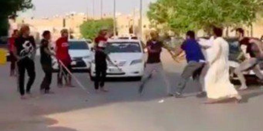 لماذا احتجزت السعودية مقيمين سوريين؟ «فيديو»