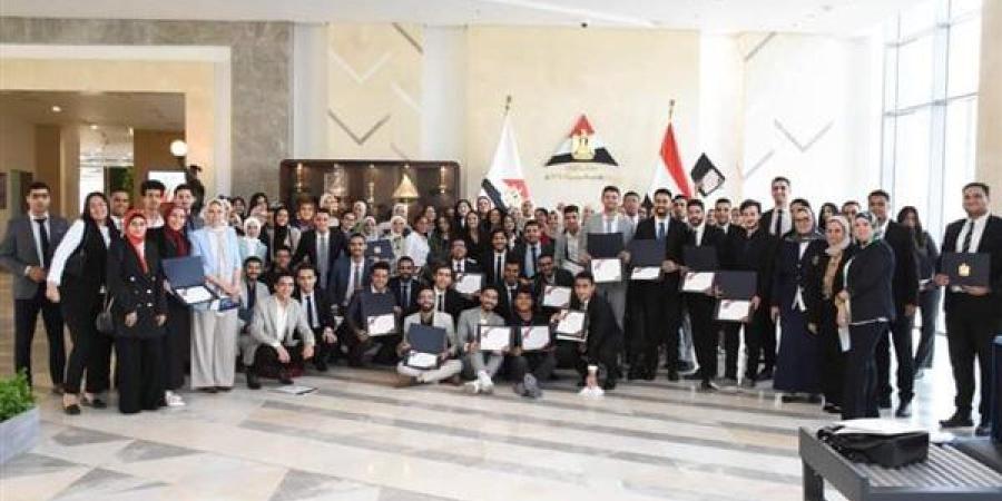 "مركز المعلومات" يختتم برنامج التدريب الصيفي بتأهيل 205 شباب من 33 جامعة