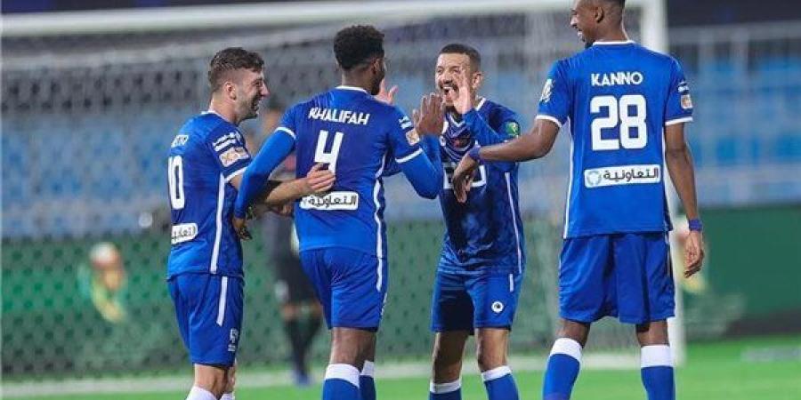 الرياض يستضيف الهلال الليلة في دوري روشن