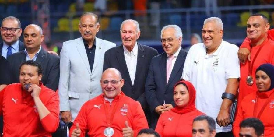 رئيس اللجنة البارالمبية يشيد بأداء منتخب مصر للكراسي بعد الفوز على تشيلي