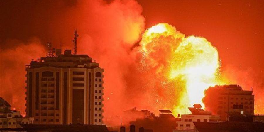 فلسطين.. 6 شهداء جراء قصف الاحتلال منزلًا في محيط منتزه البلدية بمدينة غزة