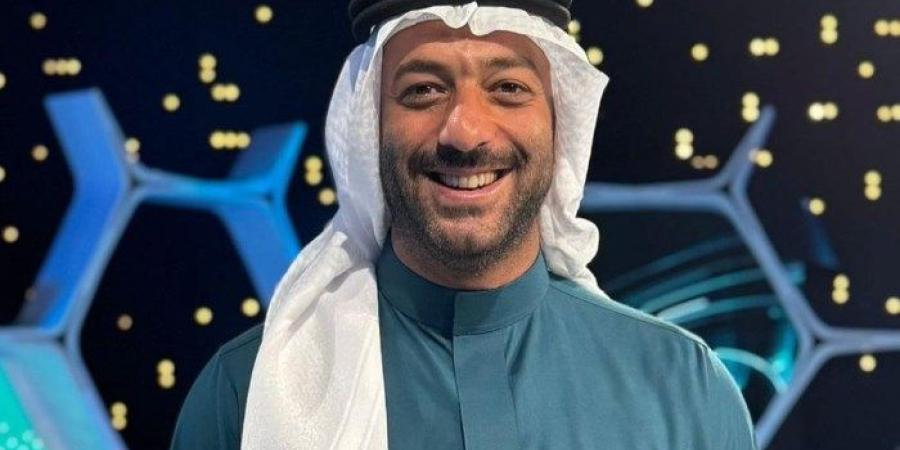 أحمد حسام ميدو يظهر بالزي السعودي، والمذيع يعلق : «نورتنا يا شيخ ميدو»