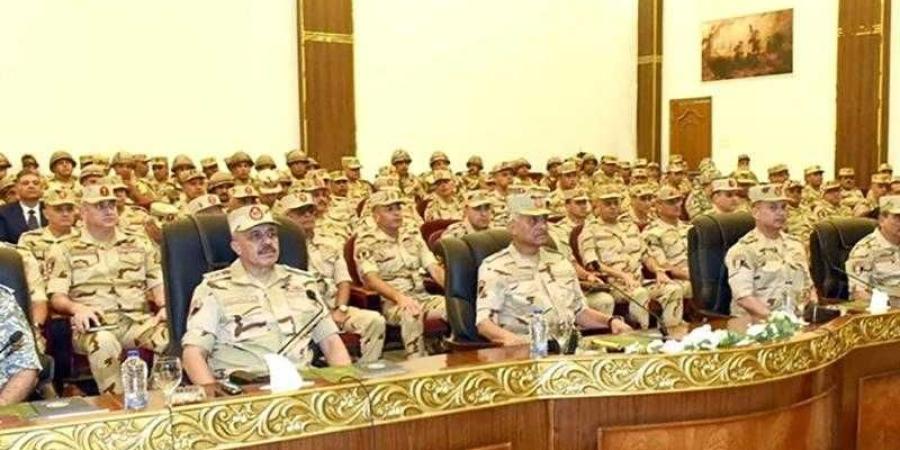 وزير الدفاع يشهد المرحلة الرئيسية لمشروع مراكز القيادة الاستراتيجي التعبوي