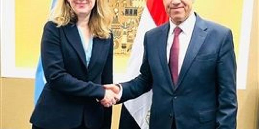 وزير الخارجية والهجرة وشئون المصريين بالخارج يلتقي بالمديرة العامة للمنظمة الدولية للهجرة