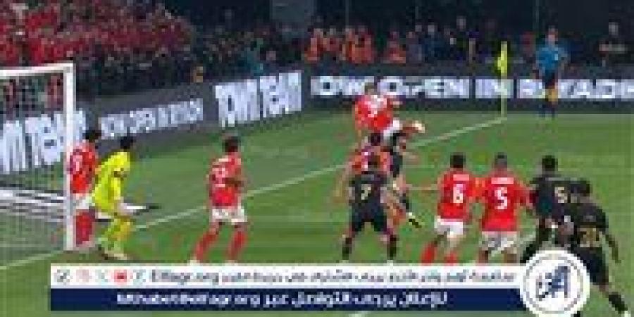 خروج لاعبو الأهلي وتحية من جماهير الزمالك والأهلي للاعبين