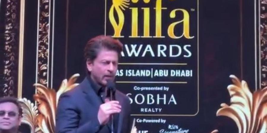 شاروخان يحصد جائزة أفضل ممثل عن فيلم Jawan بمهرجان IIFA Awards 2024