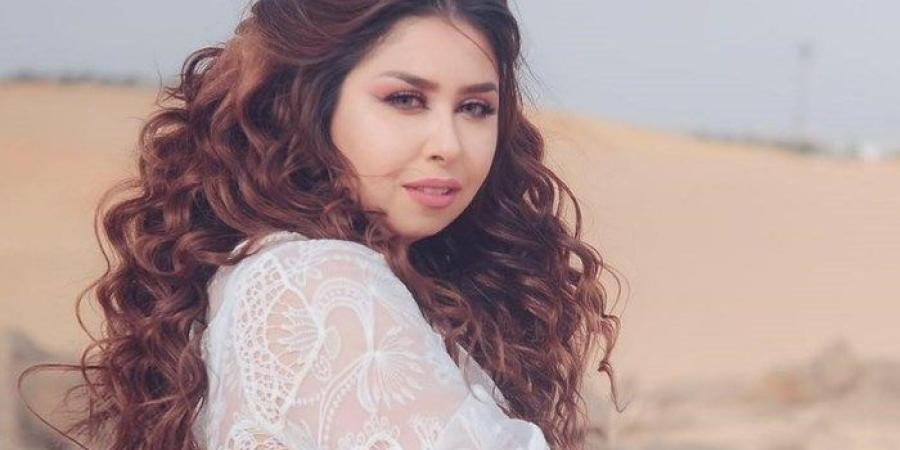 الموت يفجع الفنانة إيناس عز الدين