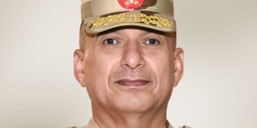 الرئيس السيسي يصدق على ترقية اللواء أركان حرب ياسر محمد كمال الدين الطودي قائد قوات الدفاع الجوي إلى رتبة فريق