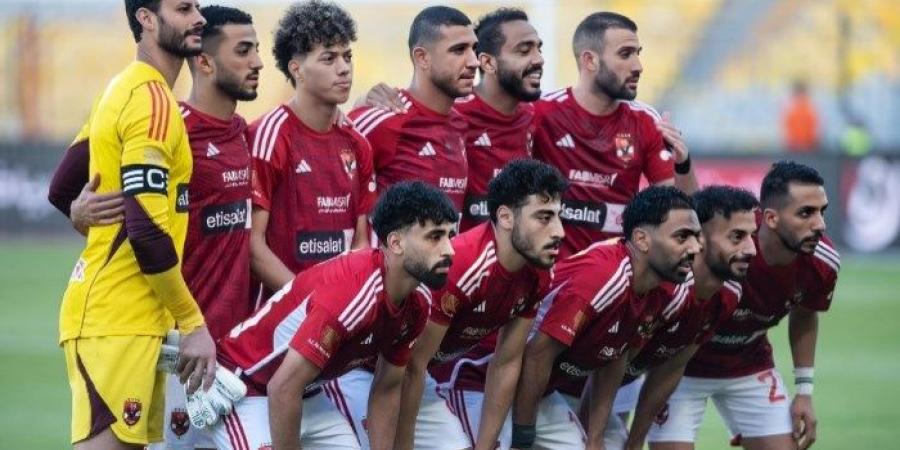 لاعب الأهلي يضغط للموافقة على رحيله قبل غلق باب القيد