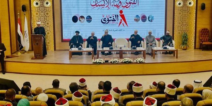 الأمين العام للرابطة الجامعات الإسلامية :" شبابنا يعيش حالة من الأسر الرقمي "