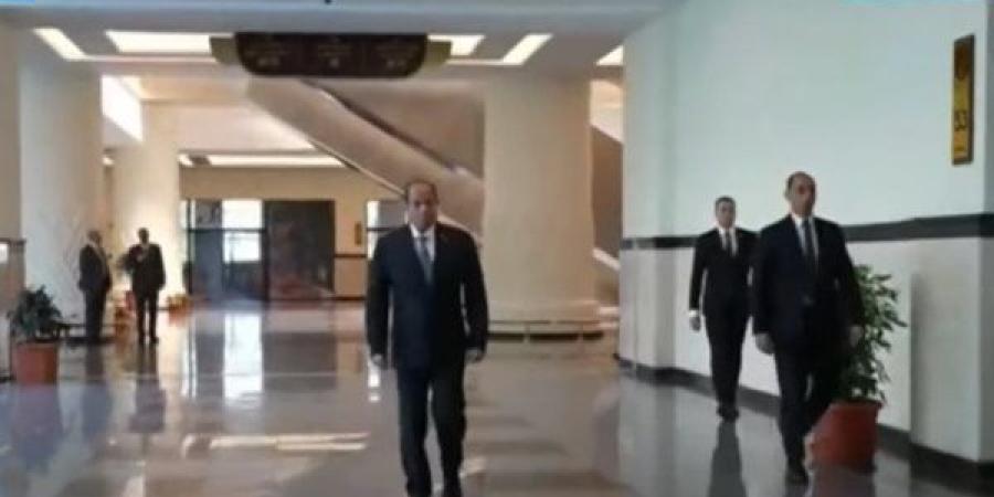 الرئيس السيسي يشهد افتتاح محطة قطارات صعيد مصر ببشتيل (بث مباشر)