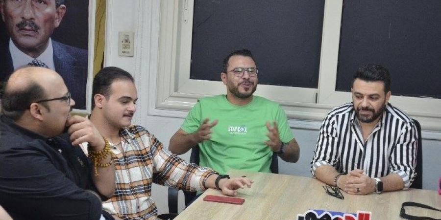 عمرو حسان لـ«الجمهور»: كريم الحسيني عشرة عمر وهو من حمسني لتقديم «كازينو»