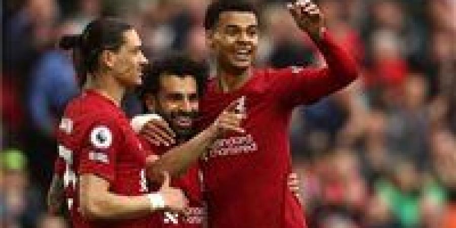 محمد صلاح يقود هجوم ليفربول أمام فولهام