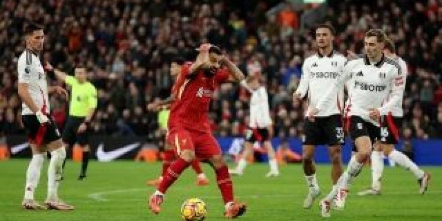 ليفربول يواصل النزيف ومحمد صلاح يصنع هدفاً بالتمريرة الـ 100