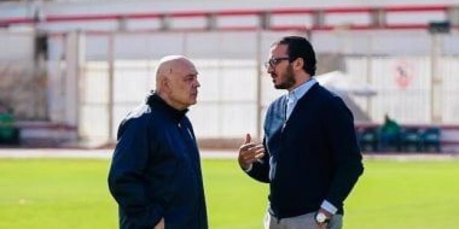 محمد أسامة يجتمع مع جروس على هامش مران الزمالك