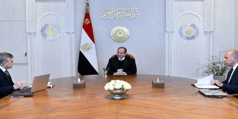 الرئيس السيسي يبحث تأثير الأوضاع الإقليمية على الحركة الملاحية بقناة السويس