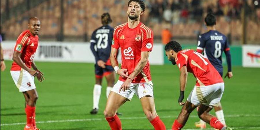 وسام أبو علي يقود تشكيل الأهلي ضد المصري اليوم فى الدوري