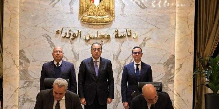 رئيس الوزراء يشهد التوقيع على عقد أرض مصنع جديد لتصنيع سيارات ”إم جي” في مصر باستثمارات 135 مليون دولار