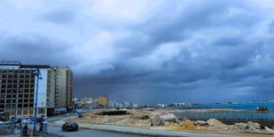 تزداد جمالا تحت المطر.. مطروح الطبيعية الخلابة والغيوم والأمطار تشكل لوحات طبيعية ساحرة