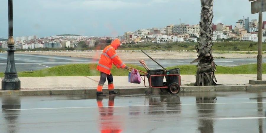 تفسير أولى تساقطات سنة 2025 .. "منخفض أطلسي" يغطي شمال المغرب