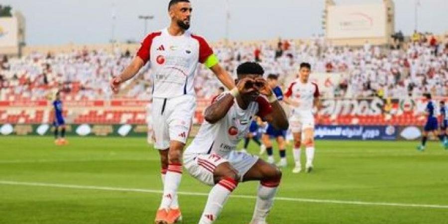 شباب الأهلي يهزم النصر ويطارد الشارقة في صدارة الدوري الإماراتي