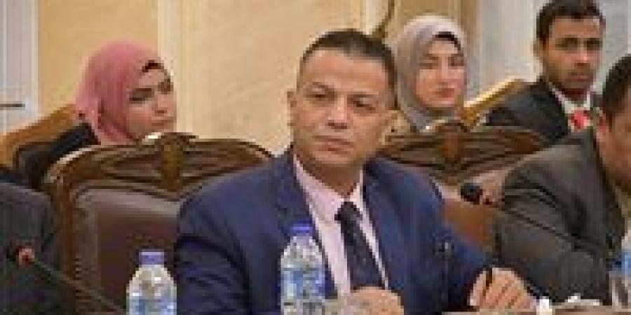 د. محمد كمال يكتب: "أزمة توزيع المواد الدراسية في الثانوية العامة"