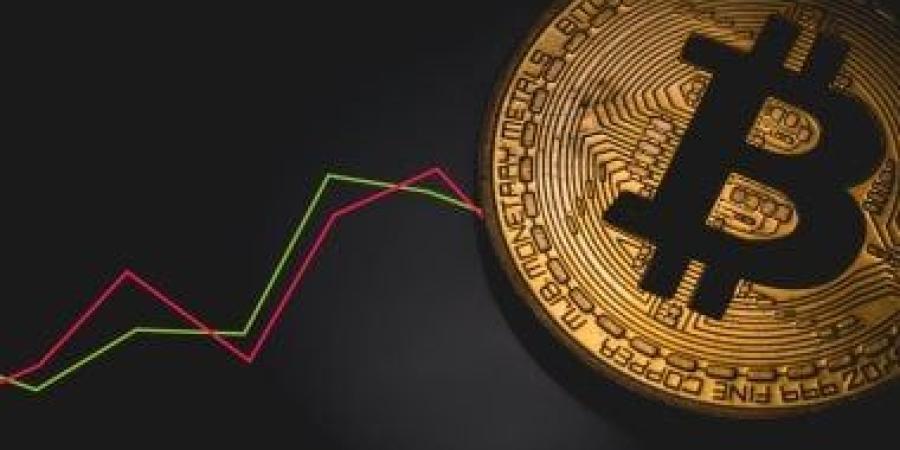 هبوط مفاجئ للعملات الرقمية.. بيتكوين وإيثريوم يتصدران الخسائر