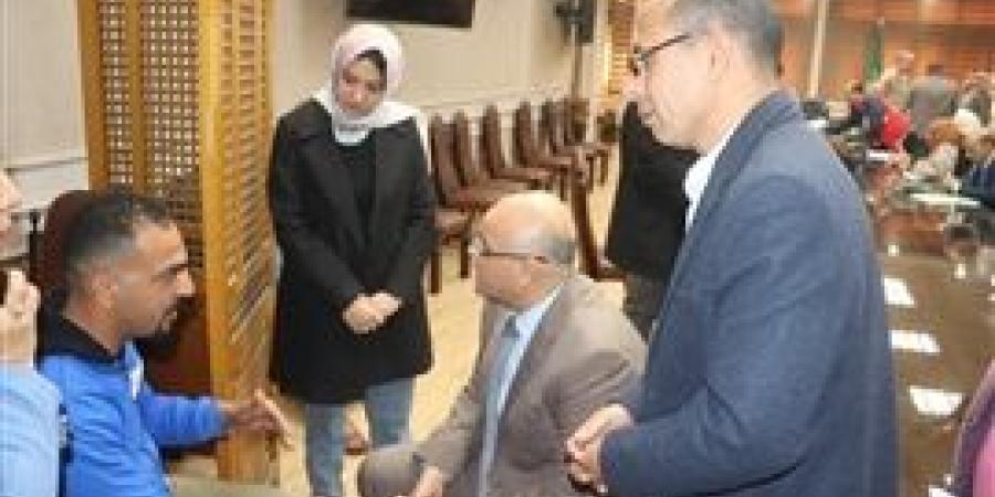 محافظ القليوبية يعقد اللقاء الجماهيري بالديوان العام لحل مشاكل المواطنين