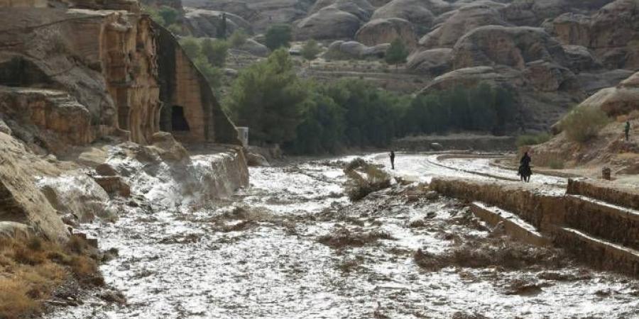 وادي الأردن تعلن الطوارئ وتحذر من السيول