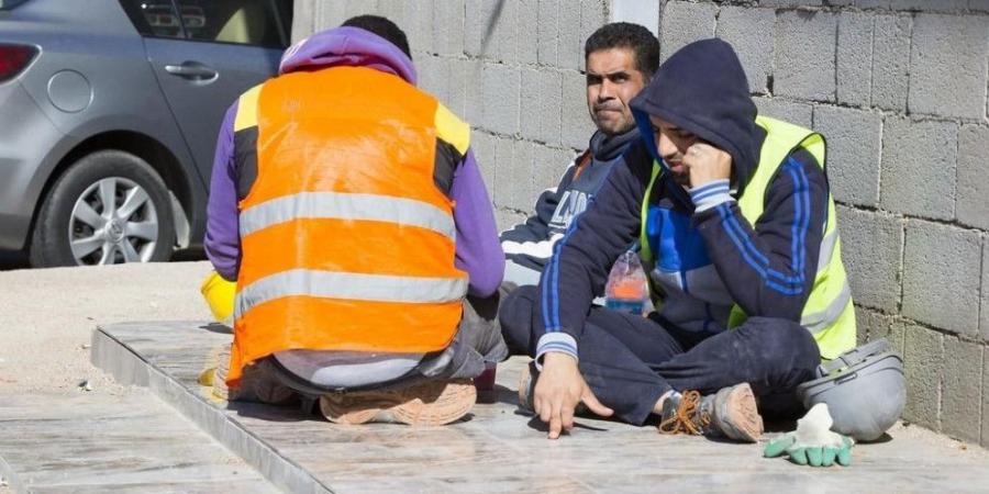 وزارة العمل: وقف استقدام العمالة لا يشمل العاملين في المنازل