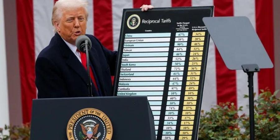 محكمة الاستئناف الأميركية تعيد فرض رسوم ترامب الجمركية مؤقتًا