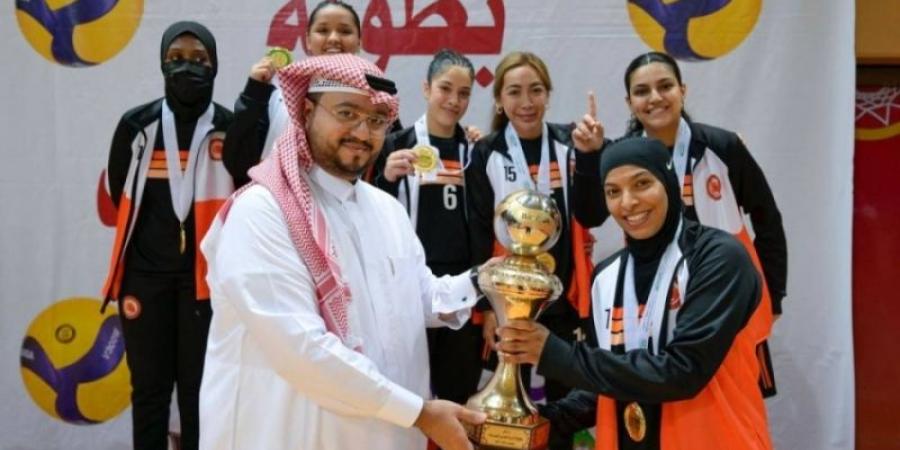 العنقاء يتوج بكاس بطولة نافس للسيدات