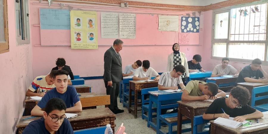 هدوء تام وبلاشكاوى فى اول يوم اعدادية بالبحيرة