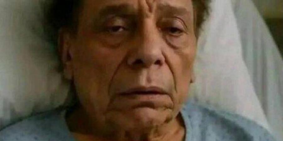 أسرة الزعيم تكشف لـ «الأسبوع» حقيقة الصورة المنسوبة لـ عادل إمام على سرير المستشفى