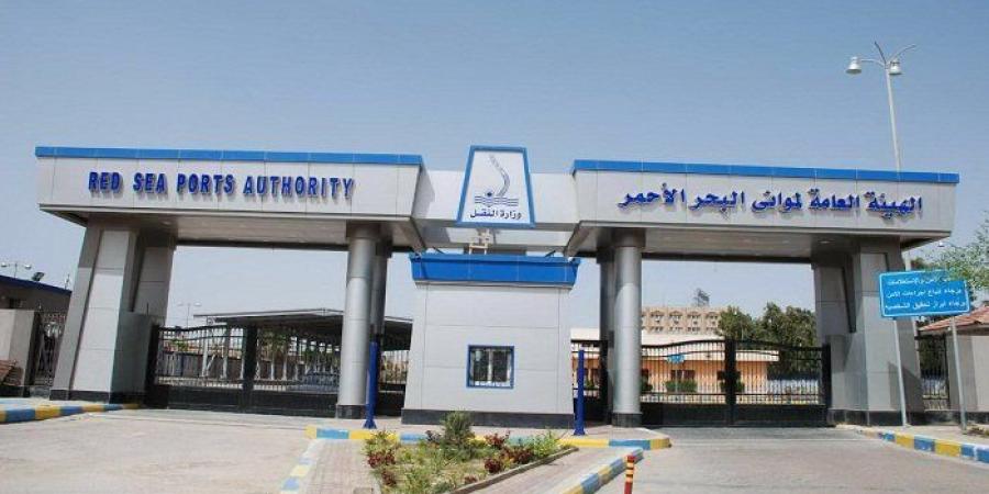 تداول 14 ألف طن بضائع عامة ومتنوعة و 804 شاحنة بموانئ البحر الأحمر