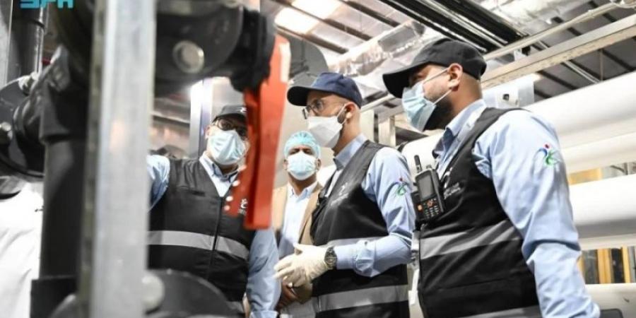 رئيس الغذاء والدواء يقف ميدانيًا على جاهزية أعمال الهيئة في مكة ومطار جدة