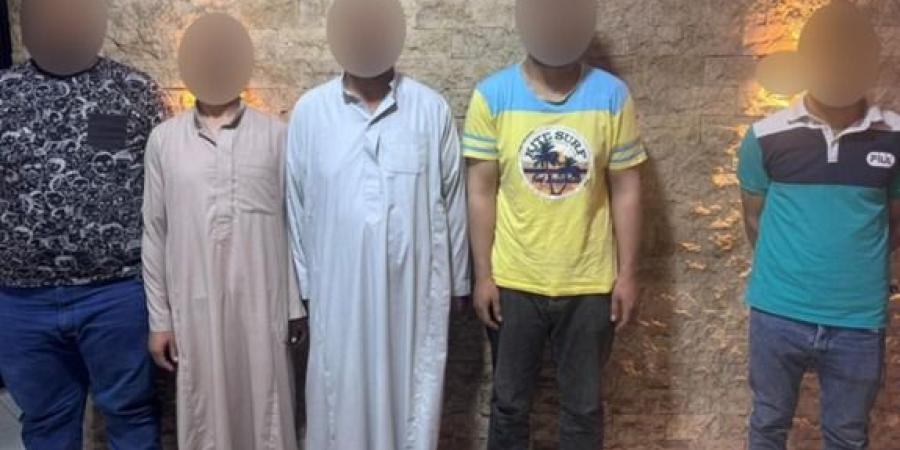 خلافات حول الجيرة .. ملابسات فيديو تعدى 4 أشخاص صاحب محل بالشرقية