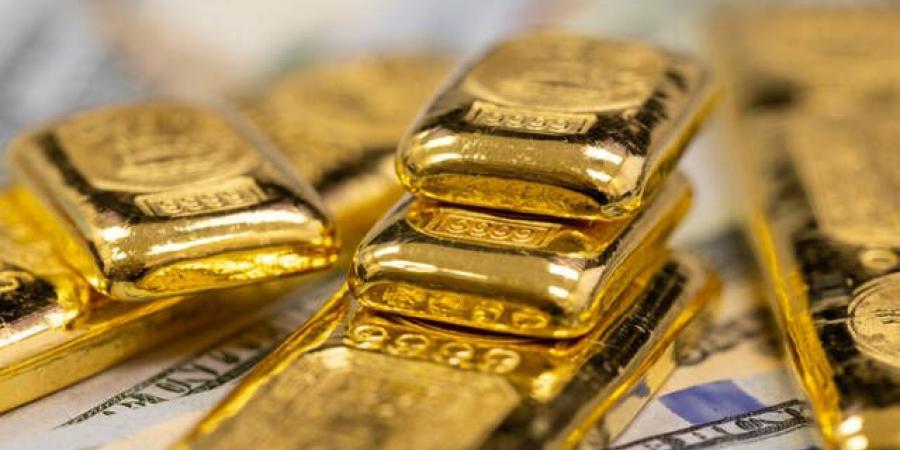 ارتفاع الذهب مع تراجع الدولار وتهديد ترامب برسوم جمركية جديدة
