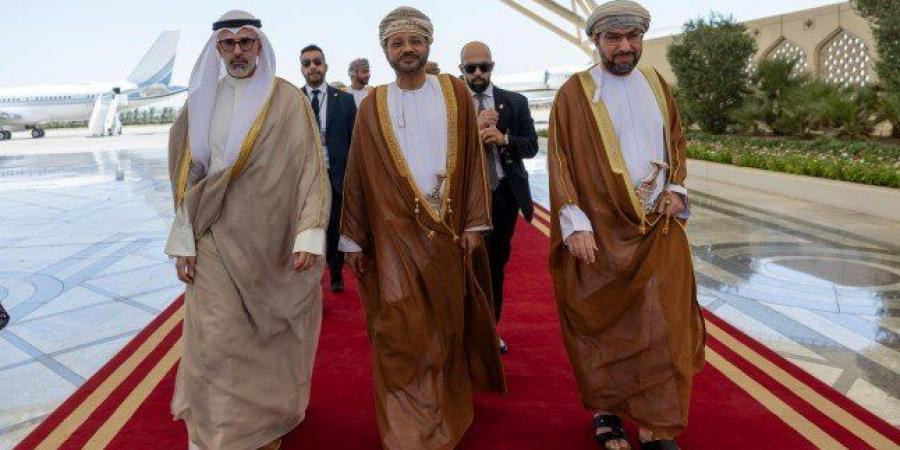 الكويت.. نائب وزير الخارجية يستقبل وزير خارجية سلطنة عمان بمناسبة زيارته الرسمية إلى البلاد