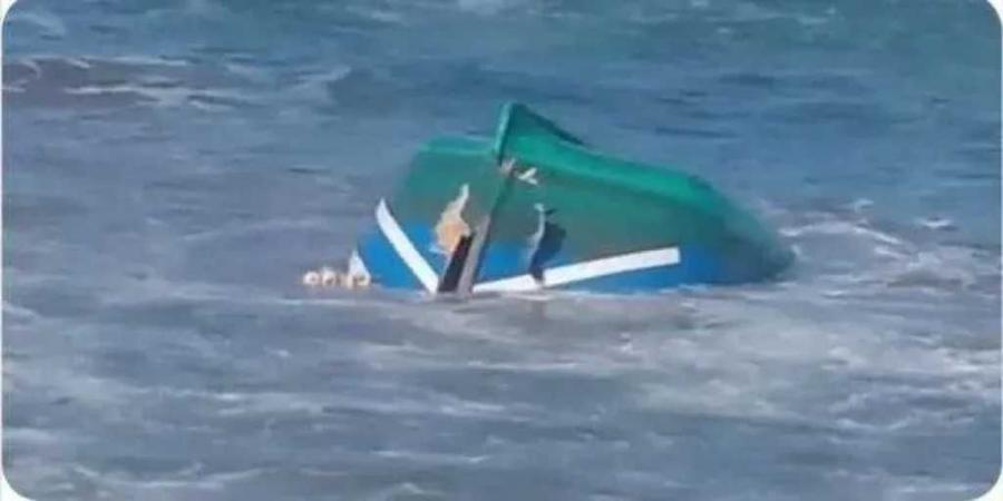 قلق واسع إثر فقدان 5 صيادين بعد انقلاب قاربهم قبالة ساحل صيرة
