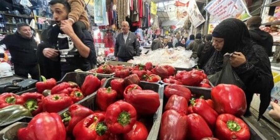 إرباك فلسطيني غير مسبوق في كيفية مقاربة استحقاق تسليم سلاح المخيمات في 16 حزيران الأحمد في لبنان في مهمة مزدوجة... فتحاوية وفصائلية فلسطينية