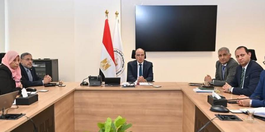 وزير الري يتابع حالة مجرى النيل وإزالة التعديات وإنتاج خرائط جديدة