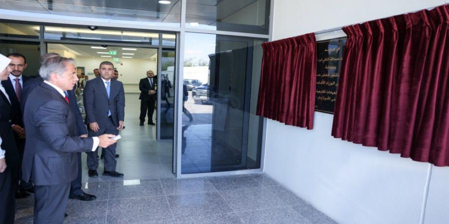 رئيس الوزراء يفتتح توسعة مستشفى الأميرة إيمان الحكومي في دير علا