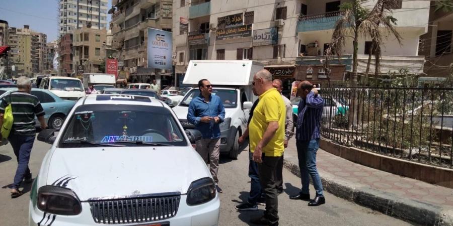 حملات تفتيشيةمكثفة لمتابعة انضباط سيارات السرفيس والتاكسي بالفيوم