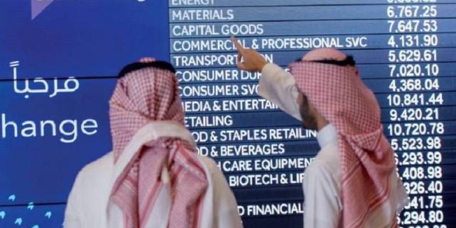 مؤشر "تاسي" يعاود خسائره بضغط من 3 قطاعات كبرى