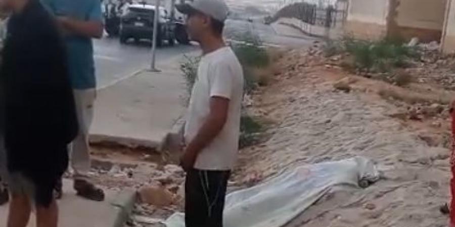 سيدة تدهس عامل بسيارة على كورنيش المقطم الجديد