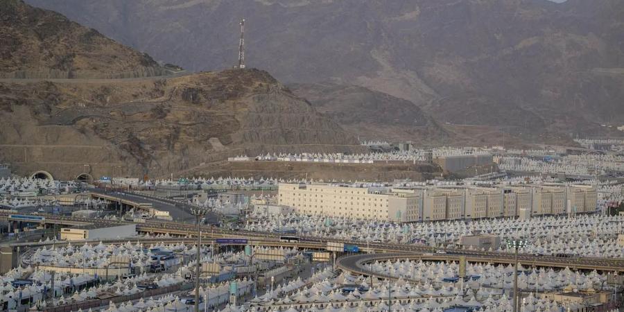 حجاج بيت الله الحرام يتوجهون غدا إلى مشعر منى لقضاء يوم التروية