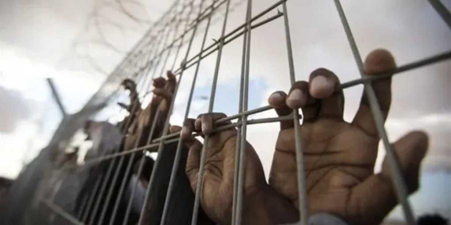 بينهم نساء وأطفال.. تعذيب وحشي بحق نحو ألفي مختطف في سجون الحوثيين