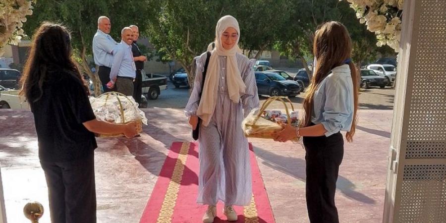المعهد النموذجي بسوسة يستقبل تلامذة الباكالوريا بالسجاد الأحمر