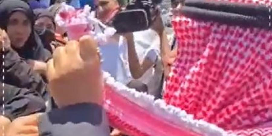 أهالي السجناء ينفذون وقفة احتجاجية للمطالبة بعفو عام .. والعرموطي لـ"سرايا":اليوم ربطوا شماغي كما ربطوه أول مرة